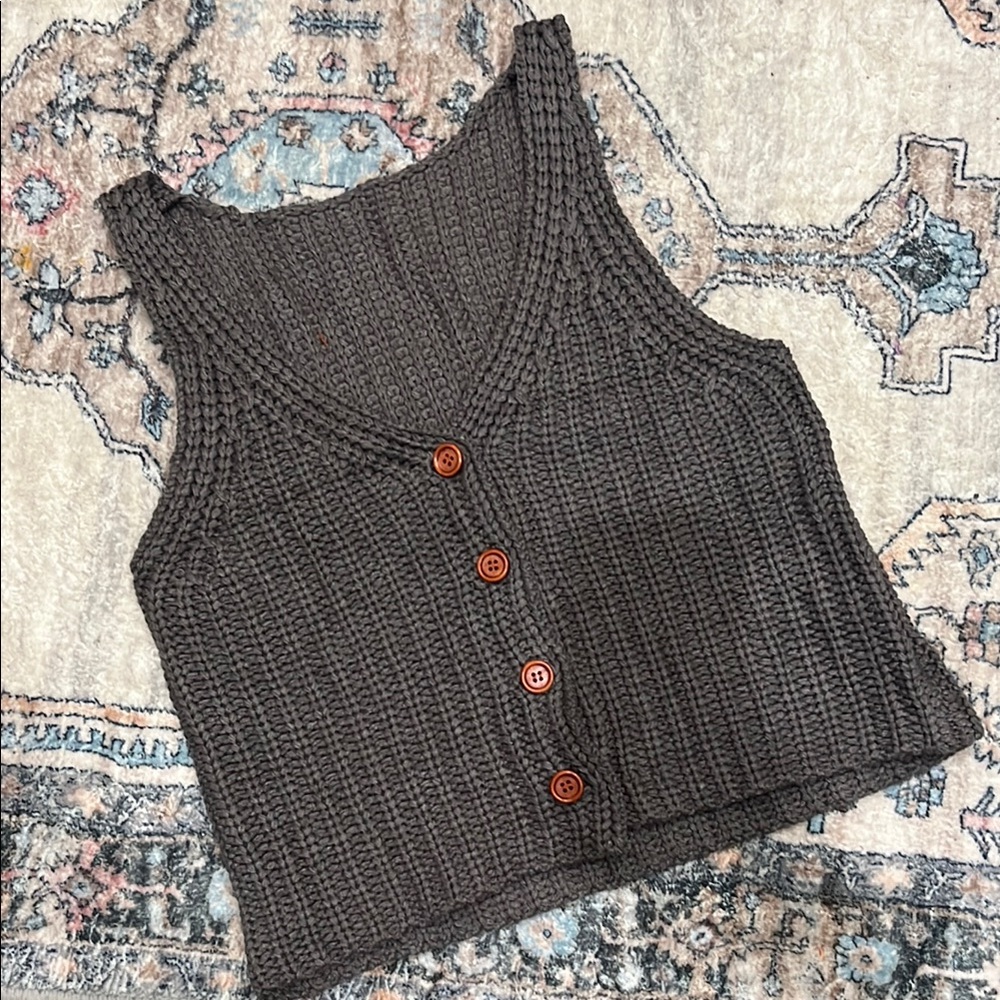 Gray Cropped Knit Top with buttons S